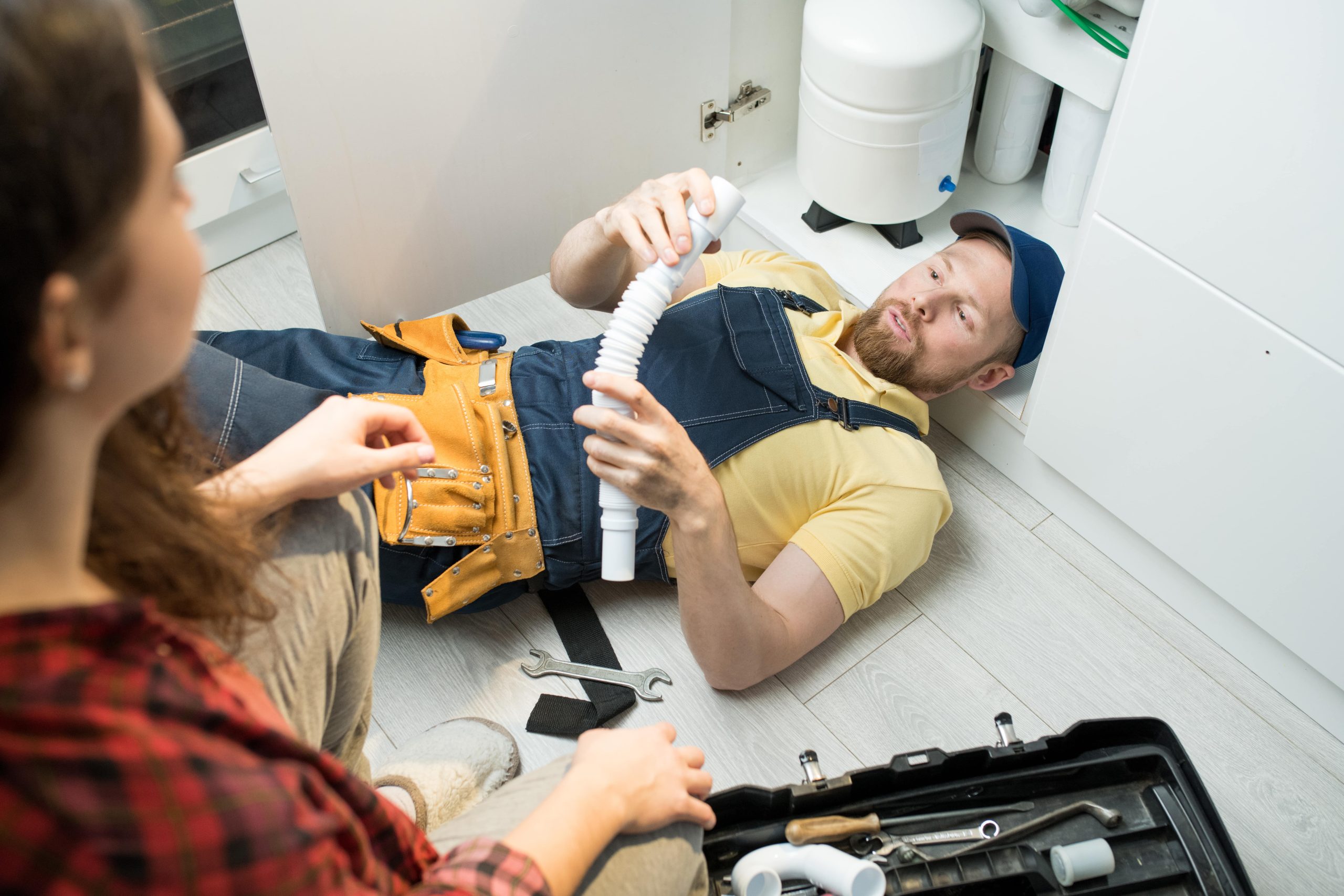 What to Do Until a Plumber Comes-min
